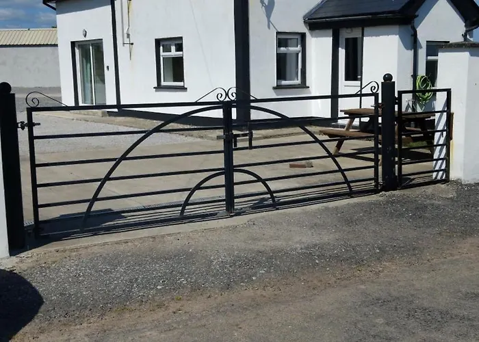 Hackettstown * Ardmore (Waterford)